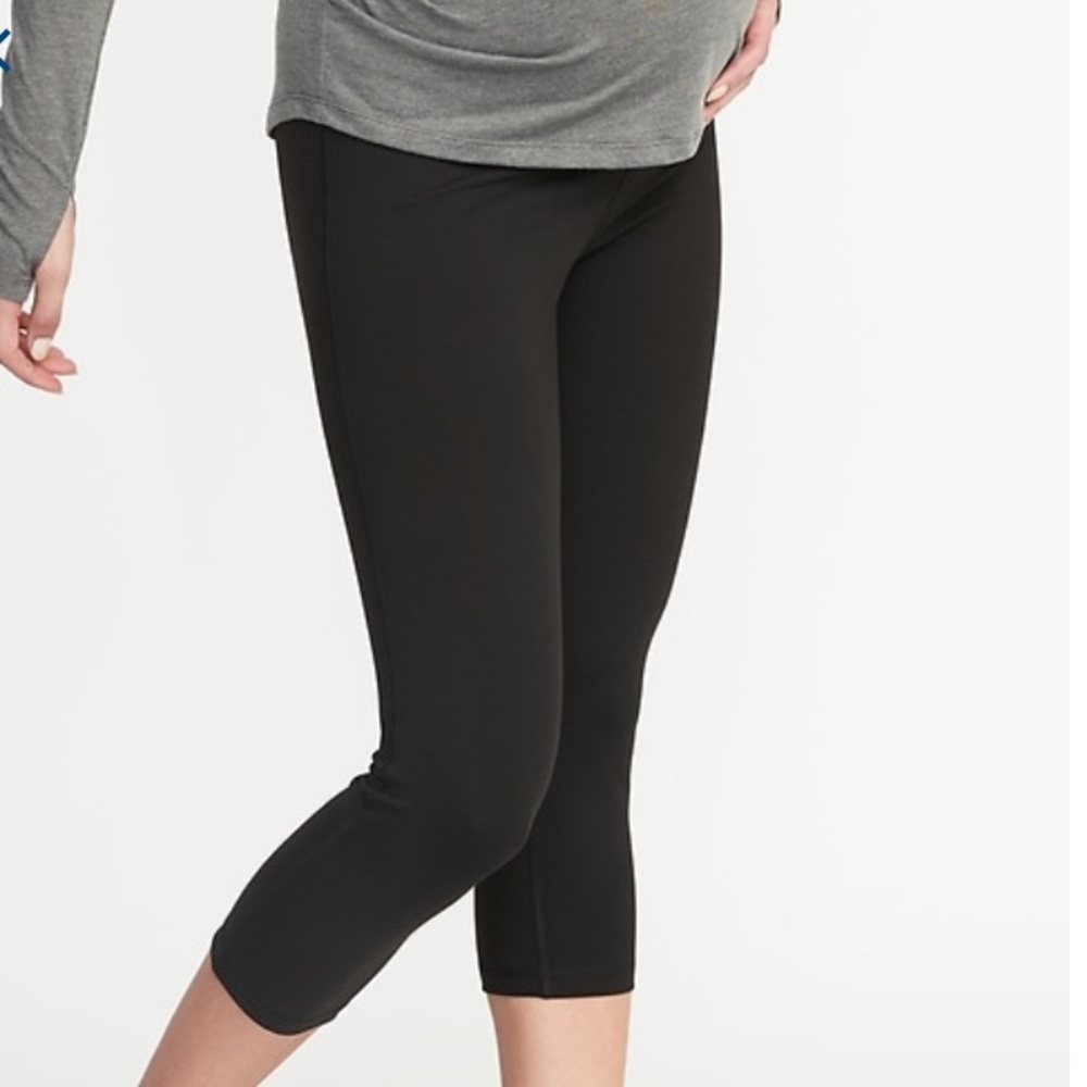 Old Navy Maternity Elevate Compression Crops Black
